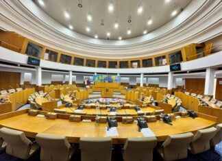 Período legislativo de fevereiro adiado