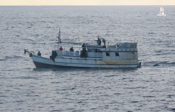 Apreendidos1 800 quilos de cocaína – Marinha colabora com Polícia Judiciária e Força Aérea na interceção de uma embarcação de pesca nos Açores