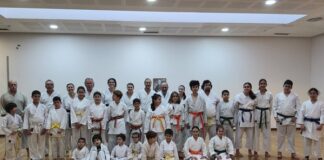 Estágio de Karaté | Quatro dezenas de karatecas participam no Shotokan Ilha Azul