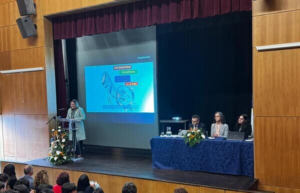 XXX Encontros Filosóficos – Filosofia e Educação | “Educar não é apenas transmitir conhecimentos, é ensinar a questionar, a dialogar e a pensar criticamente”
