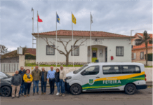 Transporte | Freguesia da Feteira com nova carrinha