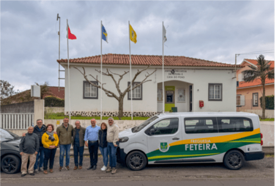Transporte | Freguesia da Feteira com nova carrinha