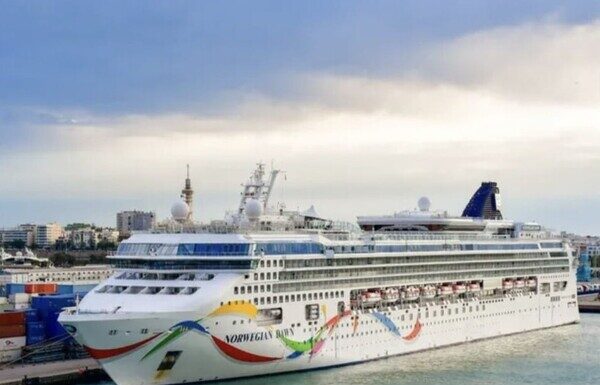 Escala de Navio de Cruzeiro | “NorwegionDawn” não conseguiu operar na Horta