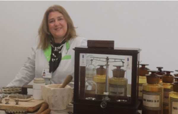 Profissões: Linda Melo é farmacêutica há 30 anos O futuro da profissão deve continuar a passar pelo contacto humano