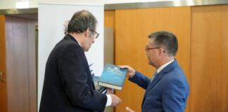 50 Anos da Autonomia Constitucional dos Açores – Luís Garcia inaugura mostra bibliográfica na Biblioteca Pública da Horta