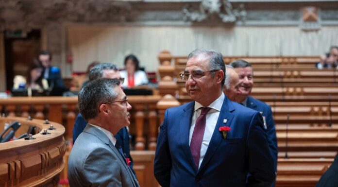 José Manuel Bolieiro sublinha “importância de Abril” e da Constituição para a autonomia dos Açores