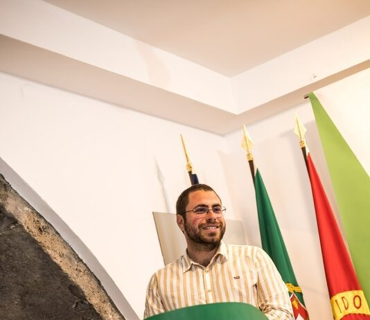 Russell Sousa reeleito Presidente da JS Açores