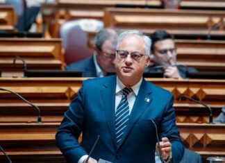Paulo Moniz questiona Governo sobre proteção e defesa dos cabos submarinos