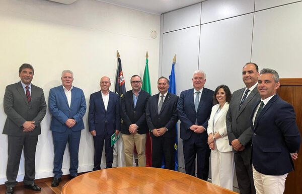 Governo dos Açores e instituições financeiras reduzem para metade os juros na compra de terras agrícolas