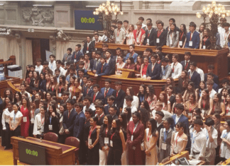 Parlamento dos Jovens | Escola Profissional da Horta participa na Sessão Nacional