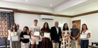 Fundação Faialense | Bolsas de estudo entregues a estudantes faialenses