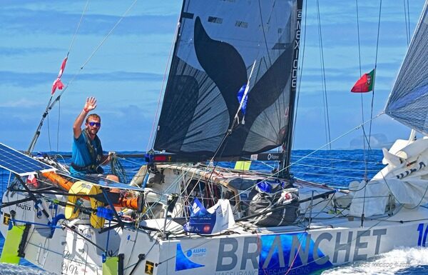Mini Atlantique, Les Sables-Les Açores-Les Sables | Regata já partiu da Horta