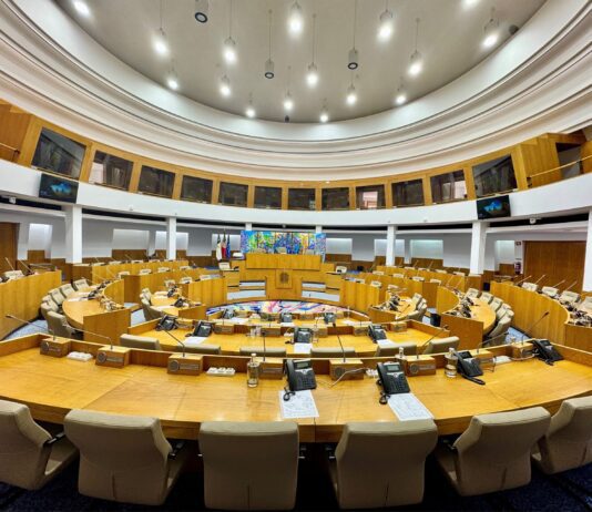 Sessão Plenária de Setembro | Plenário parlamentar marcado pelos debates de urgência sobre educação e agricultura