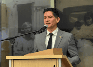 Homenagem – Reitor da Universidade Estadual da Califórnia em Fresno distinguido com o Prémio Língua e Cultura Portuguesa