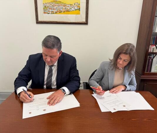 Secretarias-Gerais dos Parlamentos dos Açores e Madeira reforçam cooperação institucional